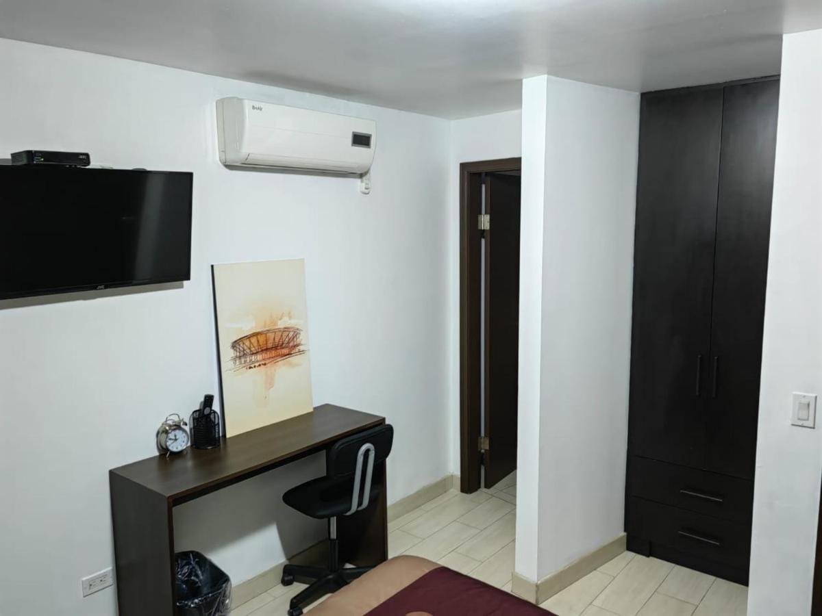Casa Cacho Hotel Тихуана Екстериор снимка